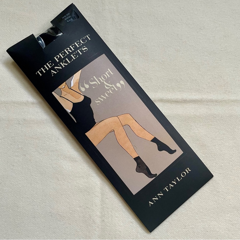 🖤 Ann Taylor Vintage “The Perfect Anklets” Sheer Black Socks
